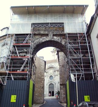 Besançon - La Porte Noire - En cours de restauration