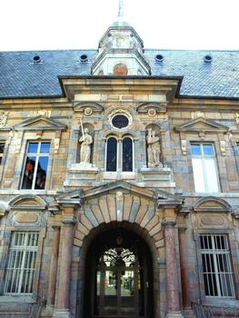 Besançon - Palais de Justice - Façade Renaissance côté Hôtel de ville