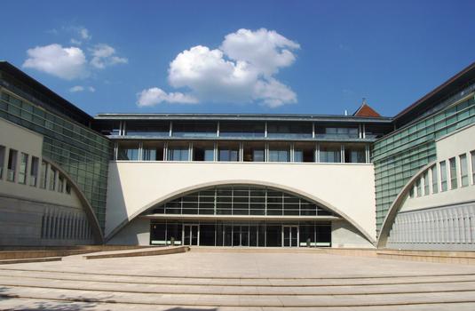 Besançon - Palais de Justice - Extension - Un nouveau palais de Justice (2003) par les architectes Henri et Bruno Gaudin