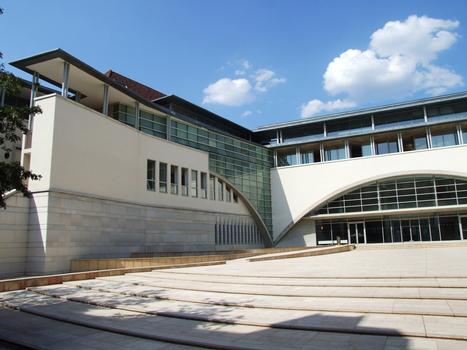 Besançon - Palais de Justice - Extension - Un nouveau palais de Justice (2003) par les architectes Henri et Bruno Gaudin
