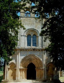 Blasimon - Eglise Saint-Nicolas (ancienne abbatiale Saint-Maurice) - Façade occidentale romane de l'église