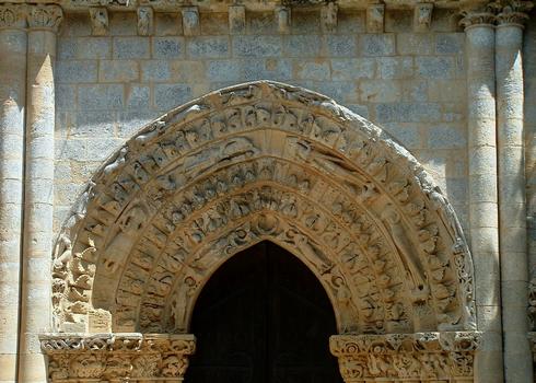Blasimon - Eglise Saint-Nicolas (ancienne abbatiale Saint-Maurice) - Façade occidentale romane de l'église - Portail