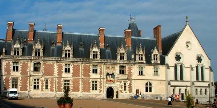 Aile Louis XII et salle des Etats-Généraux vues de l'extérieur