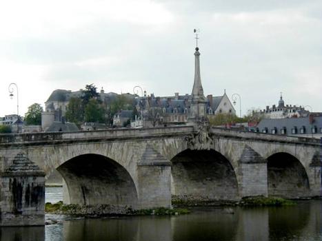 Pont Jacques Gabriel, Blois.Vu de l'amont