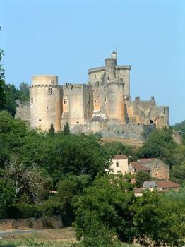 Château de BonaguilGrosse tour, logis, caponnière et donjon