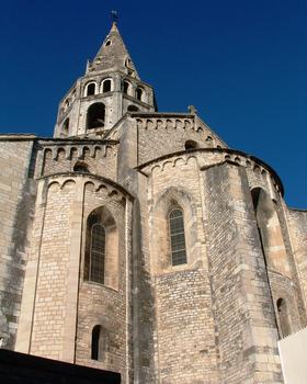 Bourg-Saint-Andéol - Eglise Saint-Andéol - Chevet avec abside, absidiole et tour du clocher