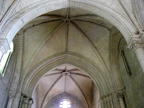 Abbaye de Brantôme: Voûtes angevines de l'abbatiale