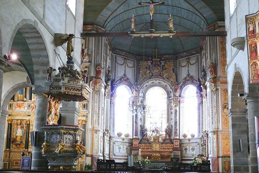 Saint-Thégonnec - Eglise Notre-Dame et enclos paroissial - Eglise - Nef - Maître autel, chaire, poutre de gloire et rétables