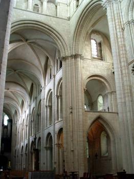 Abbaye aux Hommes, CaenEglise saint-Etienne - Croisée du transept et nef