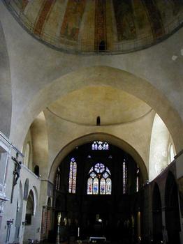 Cathédrale Saint-Etienne à Cahors.Nef et choeur
