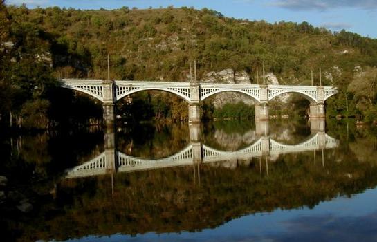 Lotbrücke der Eisenbahn in Cahors