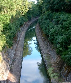 Canal de Bourgogne - Créancey - Tranchée de Créancey à l'entrée du tunnel de Pouilly-en-Auxois (côté Dijon)