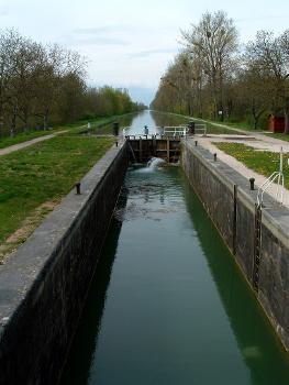 Canal de BourgogneEcluse n°75 de Viranne à 2,5 km