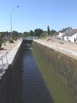 Canal de Briare - Rogny - Ecluse n°18 - Le sas vu de l'aval