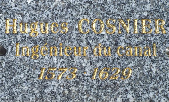 Canal de Briare - Rogny - L'échelle d'écluses - Panneau commémoratif: Hugues Cosnier [1573-1629]