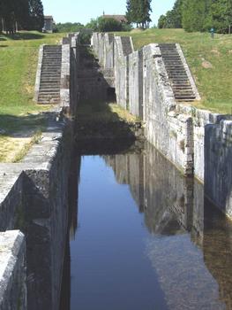 Canal de Briare - Rogny - L'échelle d'écluses