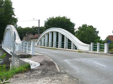 Brücke über den Kanal