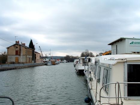 Canal des ArdennesPont-à-Bar - Halte nautique
