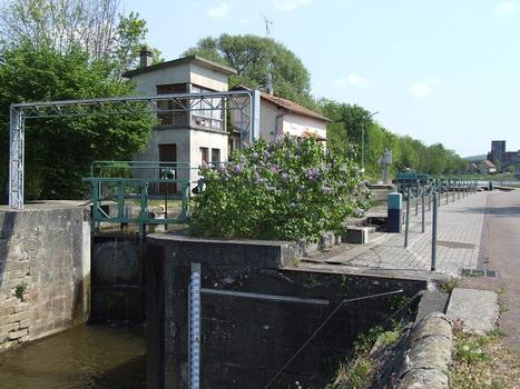 Canal des Houillères de la Sarre - Ecluse n°27 à Sarreguemines