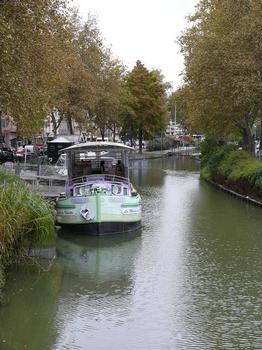 Toulouse - Le canal du Midi devant la gare Toulouse-Matabiau