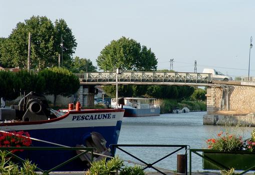 Canal du Rhône à Sète: L'arrivée du canal à Aigues-Mortes