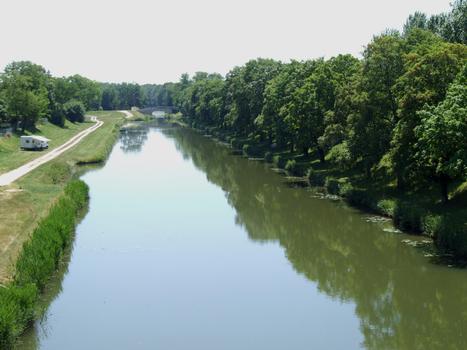 Loire-Seitenkanal in Briare-le-Canal