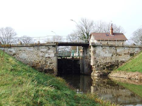 Canal latéral à la Loire - Embranchement de Givry-Fourchambault - Ecluse n°24 de Crille