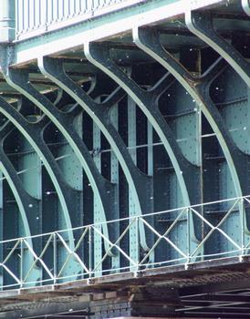 Pont-canal de Briare - Structure latérale du tablier avec les appuis à rouleaux sur pile