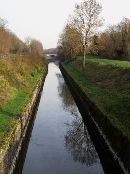 Canal latéral de la Loire - Branche d'Apremont entre l'Allier (écluse ronde des Lorrains) et le Guétin