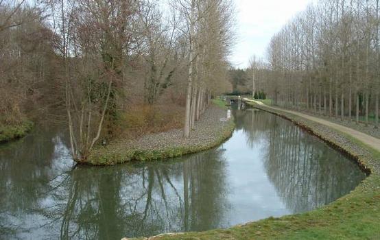 Canal de l'Ourcq à l'écluse de Marolles