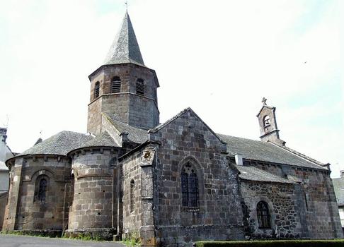 Anglards-de-Salers -Eglise Saint-Thyrse