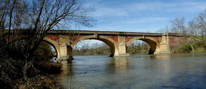 Pont de Carbonne sur la GaronneEnsemble