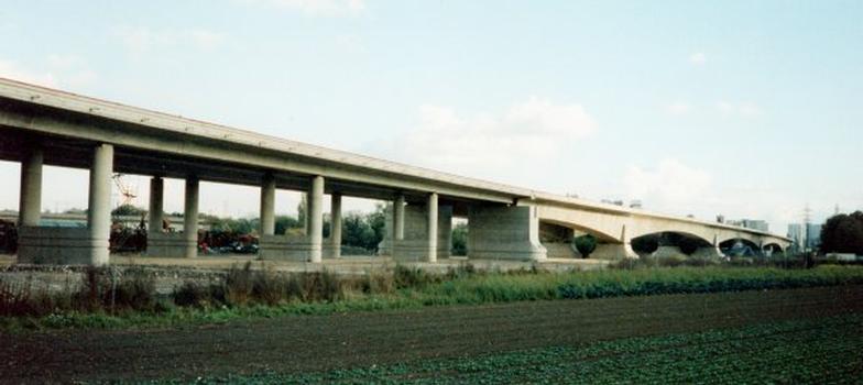 Pont et viaduc d'accès de Carrières-sur-SeineEnsemble