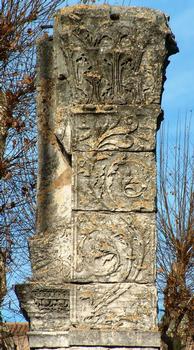 Cavaillon - Arc de triomphe romain du 1er siècle - Décoration