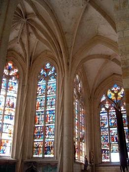 Eglise Saint-Rémi de Ceffonds.Chevet et parure de vitraux
