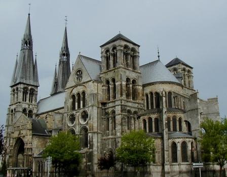 Eglise Notre-Dame-en-Vaux à Châlons-en-Champagne.Ensemble vu du chevet