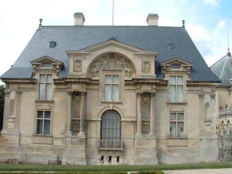 Chantilly - Le château - Le Petit château - Façade, ancienne entrée