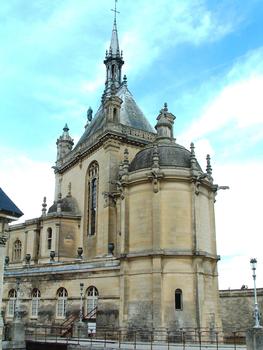 Chantilly - Le château - Le Grand château - La chapelle au premier plan