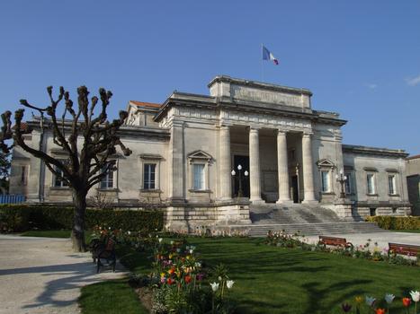 Saintes - Palais de Justice