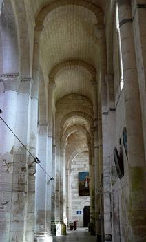Saint-Amant-de-Boixe - Eglise Saint-Amant (ancienne abbaye Saint-Amant) - Collatéral sud