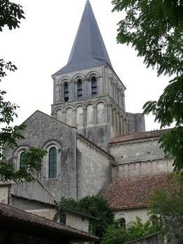 Saint-Amant-de-Boixe - Eglise Saint-Amant (ancienne abbaye Saint-Amant)