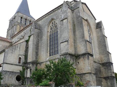 Saint-Amant-de-Boixe - Eglise Saint-Amant (ancienne abbaye Saint-Amant) - Choeur reconstruit au 14ème siècle: Saint-Amant-de-Boixe - Eglise Saint-Amant (ancienne abbaye Saint-Amant) - Choeur reconstruit au 14 ème siècle