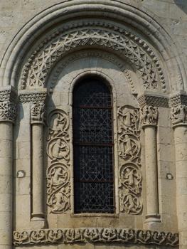 Aulnay-de-Saintonge - Eglise Saint-Pierre-de-la-Tour - Fenêtre du chevet