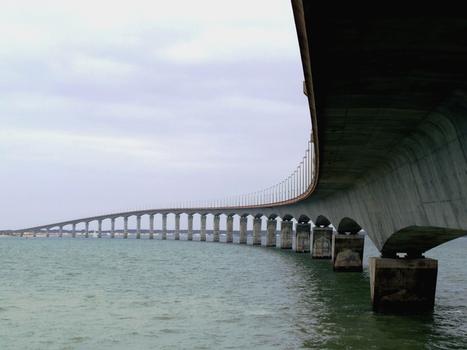 Brücke zur Insel Ré