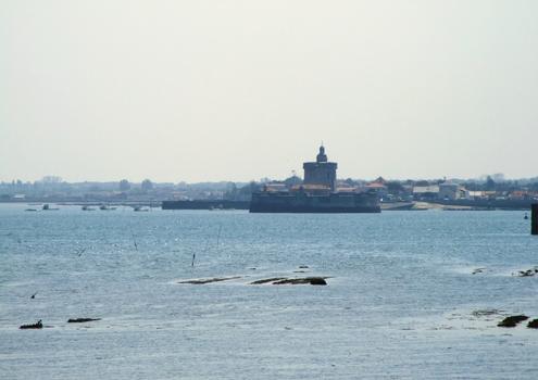 Fort Louvois vu de l'île d'Oléron