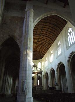 Saintes - Cathédrale Saint-Pierre - Choeur et déambulatoire côté nord