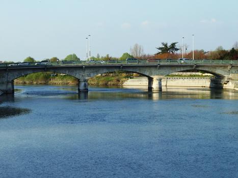 Saintes - Pont Bernard-de-Palissy