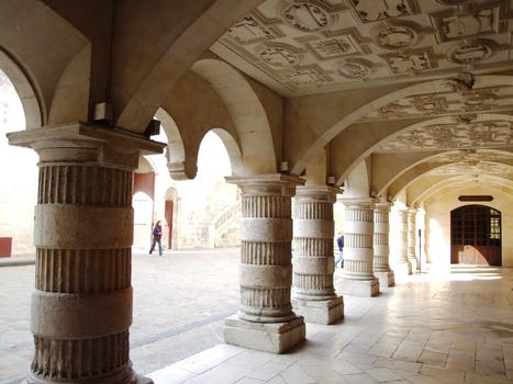 Hôtel de ville de La Rochelle - La galerie du corps de logis principal construit sous le règne de Henri IV entre 1595 et 1606