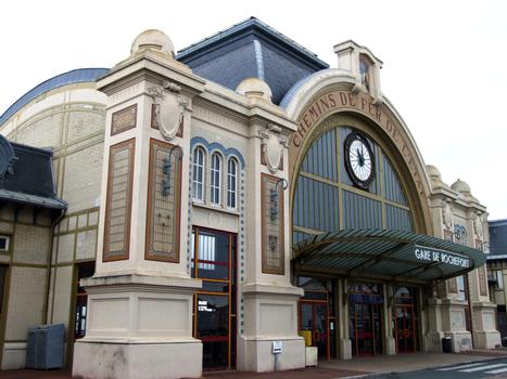 Gare de Rochefort - Façade sur la place Françoise d'Orléac - Pavillon central