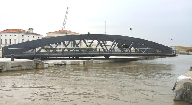 Drehbrücke am Port de Commerce